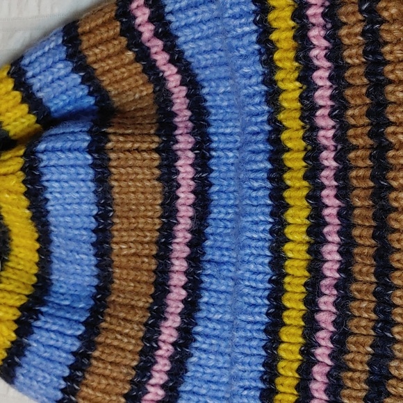 NWT AERIE MULTI STRIPED KNIT HAT TOQUE WITH FAUX FUR POMPOM - Picture 3 of 7